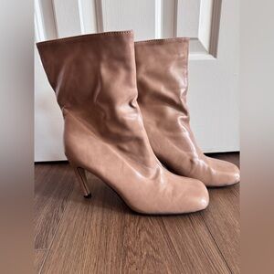 Elegant Tan Women's Boots